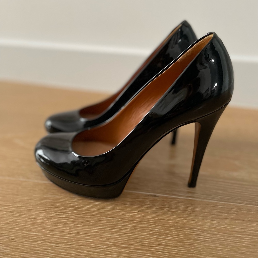 Gucci woman’s platform heels